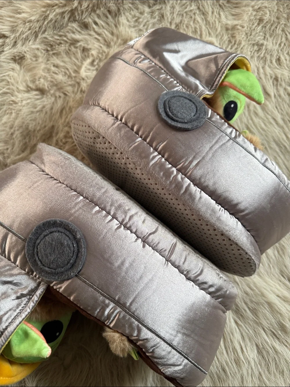 GAP KIDS Groku Star Wars slippers Size 3-4